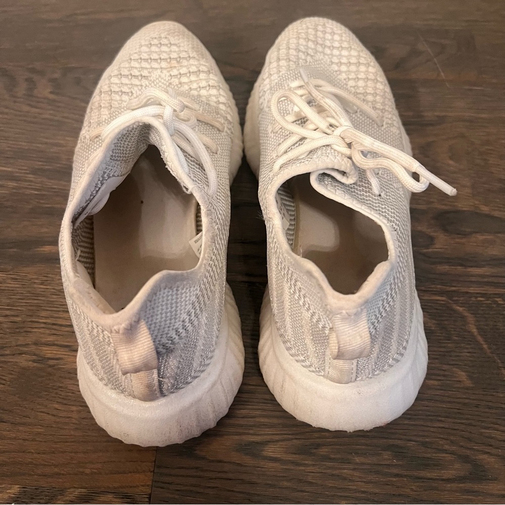 AVIA White Sneaker Womens Size 9 - Picture 4 of 5